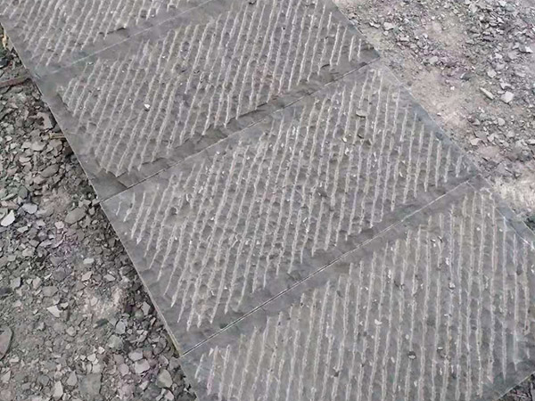 青石板栈道面