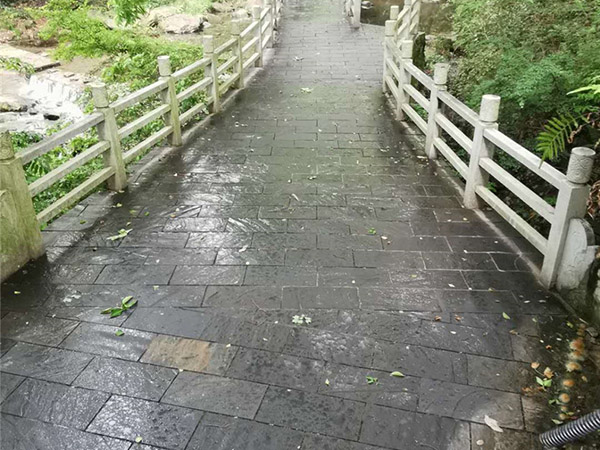 黑色板岩