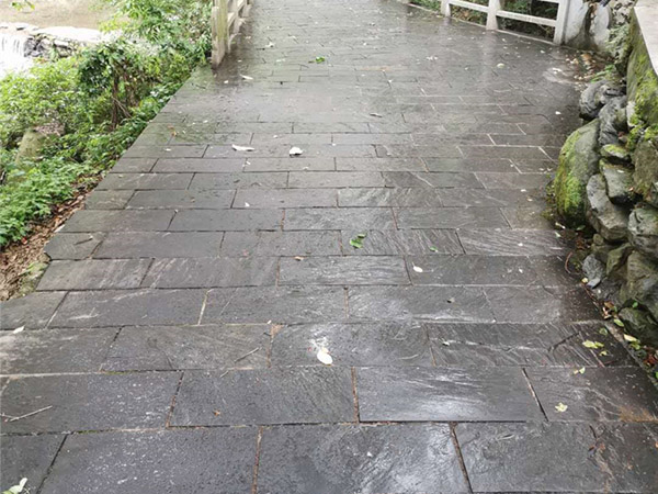 黑色板岩